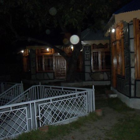 Отель Manila Huts Наран Экстерьер фото